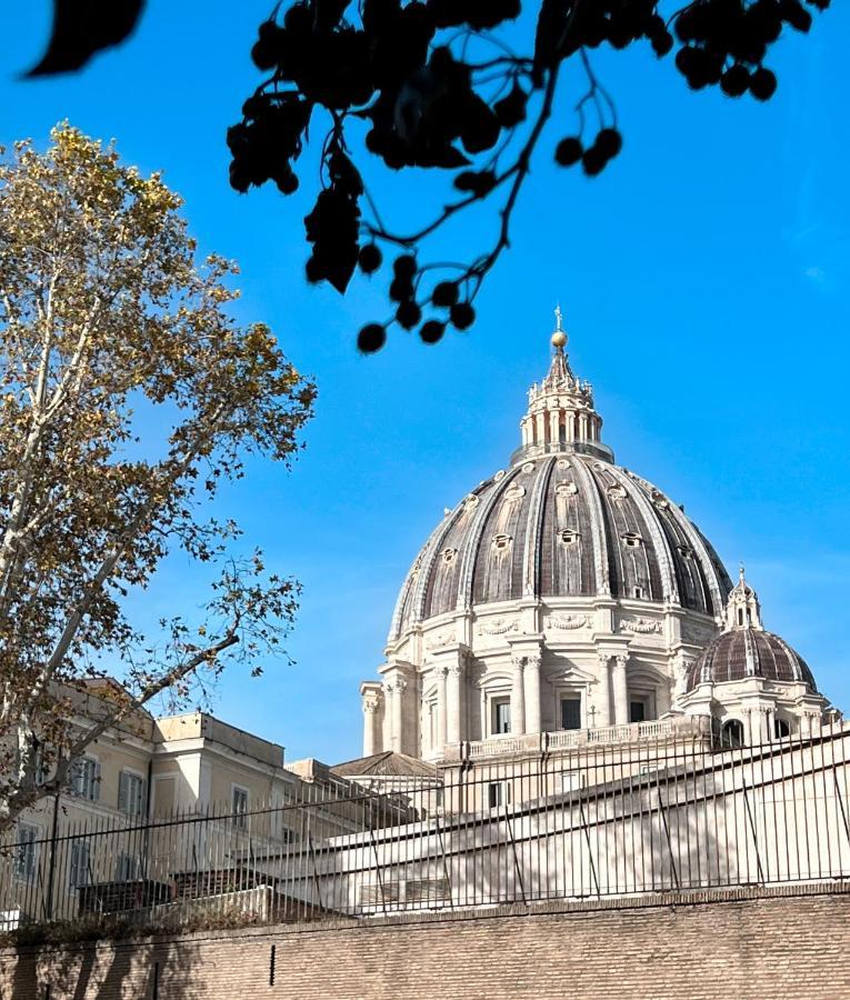 Living In Vatican Rom